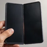 iPhone Duo Display gerissen: Crackgate am Scharnier – was wirklich bekannt ist